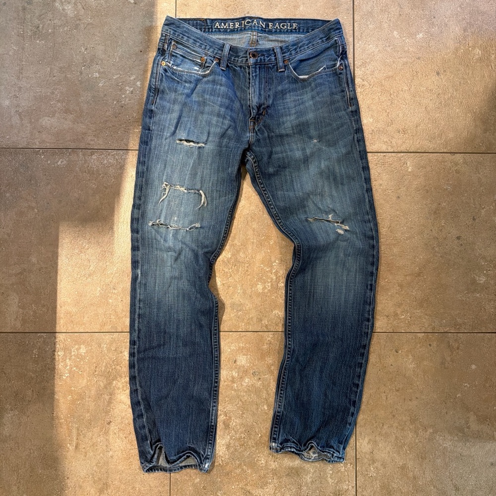 American Eagle Outfitters Men's Distressed Blue Jeans